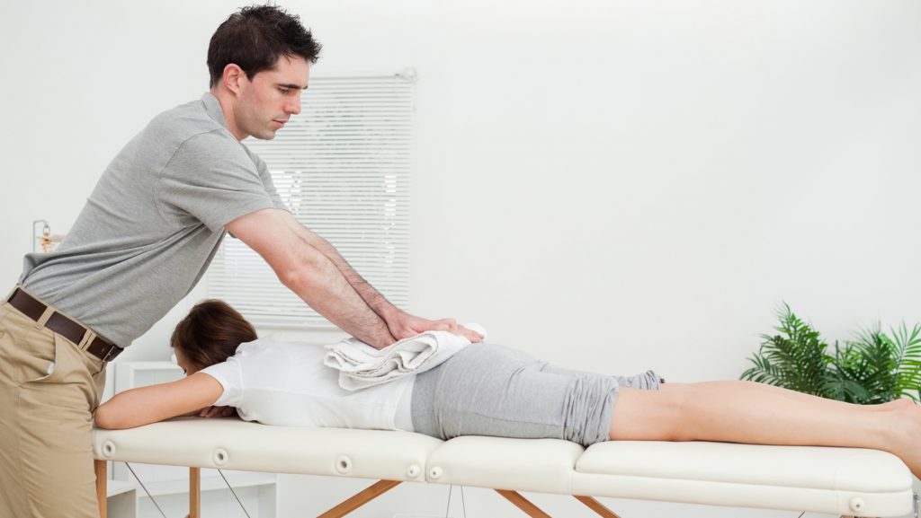Get The Treatment Done Of Back Pain From Top Doctors